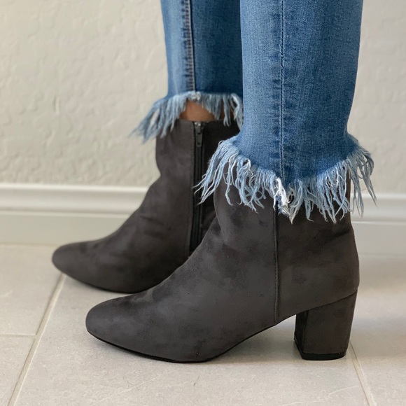 NIB Gray Kitten Block Heel Chelsea Ankle Booties - Picture 8 of 8